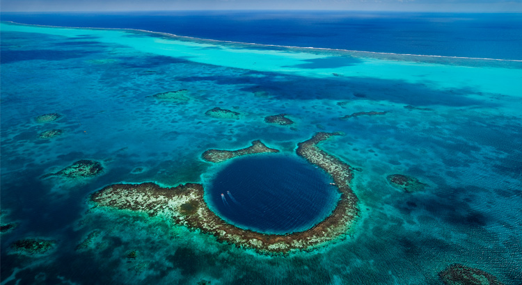 scuba diving in Belize Blue hole